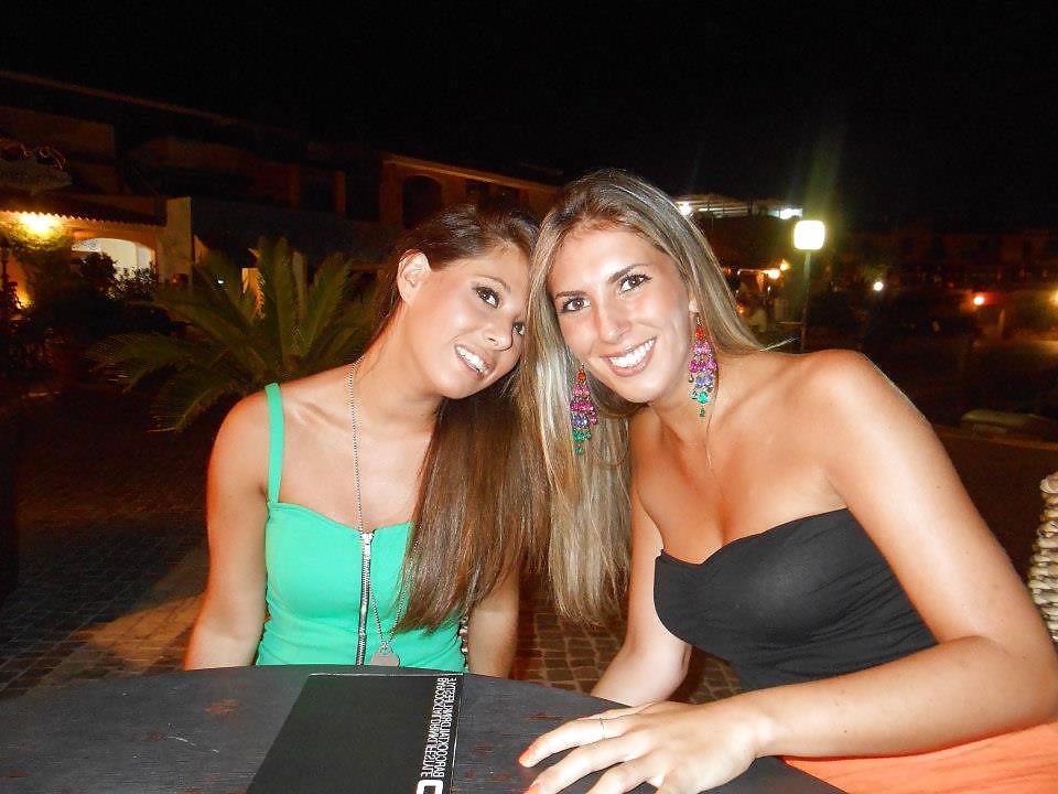 19P Hot italian Federica and friends