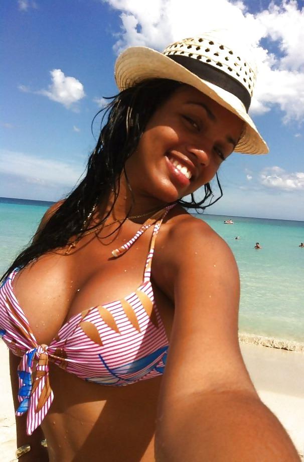 24P Chicas Cubanas