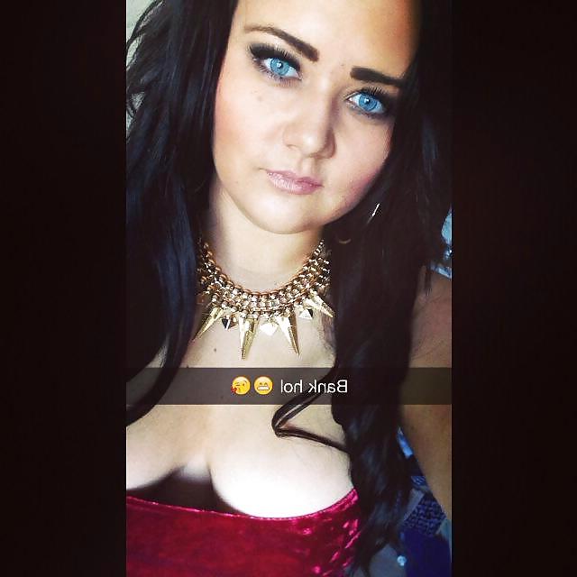 8P Would you empty your balls in saggy tit chav Taylor?