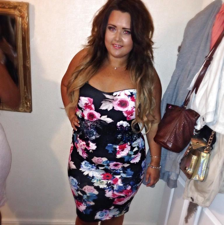 8P Would you empty your balls in saggy tit chav Taylor?