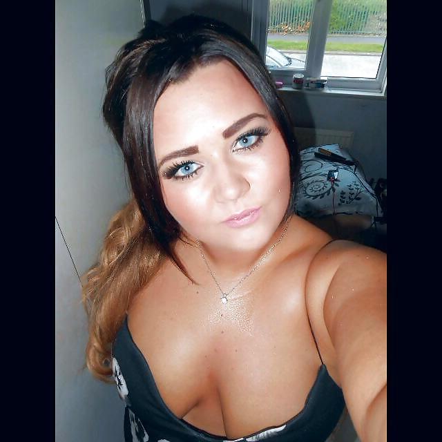 8P Would you empty your balls in saggy tit chav Taylor?