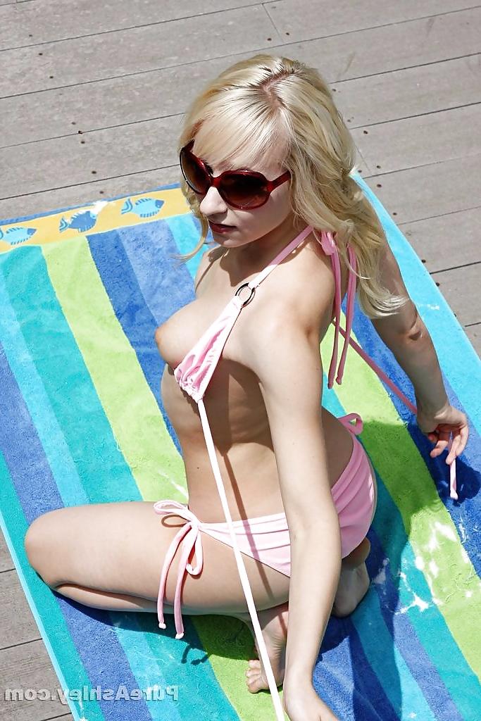12P ASHLEY JANE TAKES IT OFF WHILE SUNBATHING