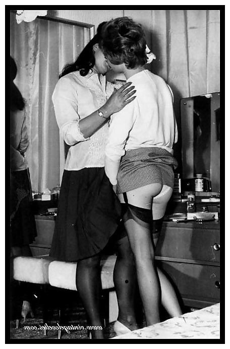 17P Vintage lesbians