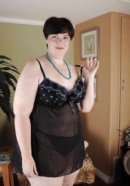 11P Mature in sexy clothes