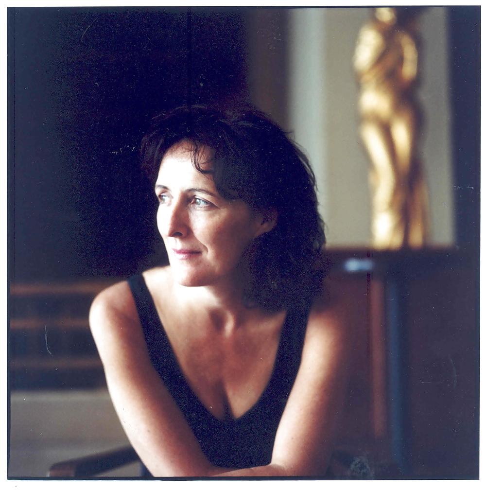 25P Sexy Milf Celebrity Fiona Shaw