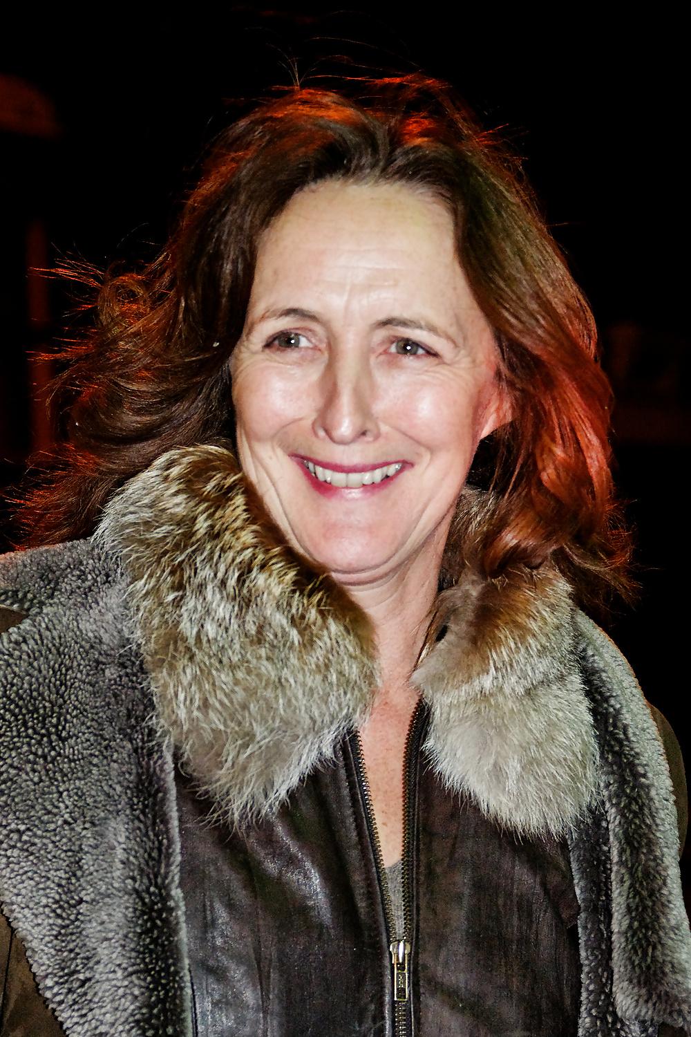 25P Sexy Milf Celebrity Fiona Shaw