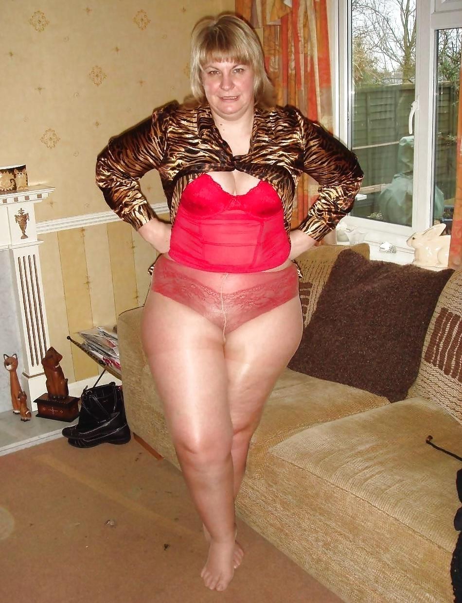 20P Enjoy these hot gilfs