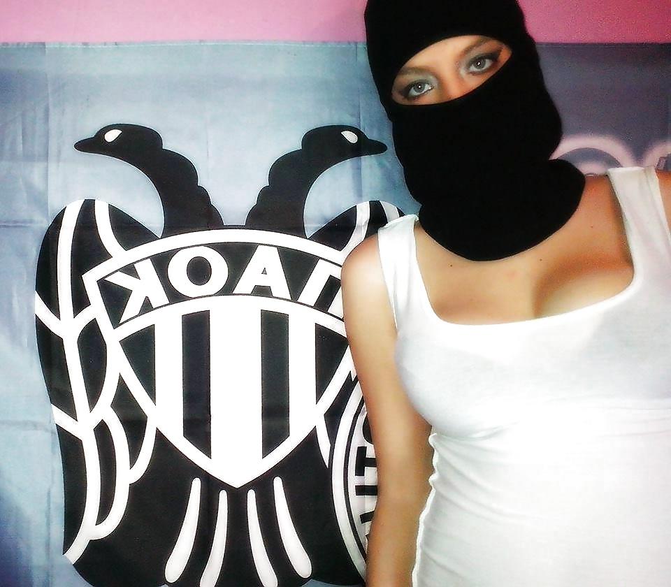 25P -Magenta Girls- Ultras, Hooligans and Football Girls GREECE