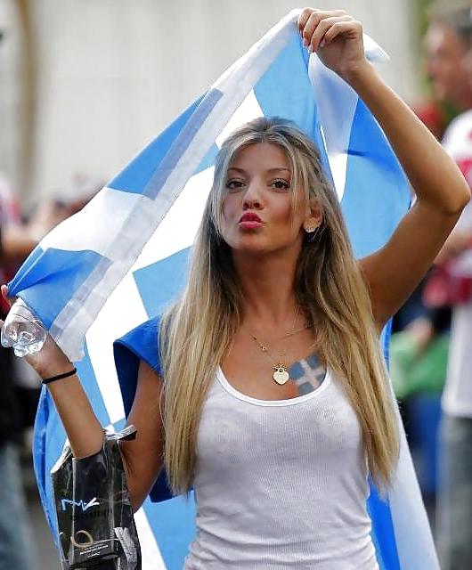 25P -Magenta Girls- Ultras, Hooligans and Football Girls GREECE