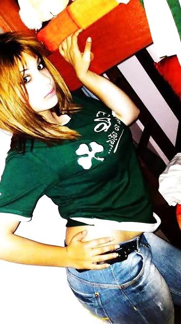 25P -Magenta Girls- Ultras, Hooligans and Football Girls GREECE