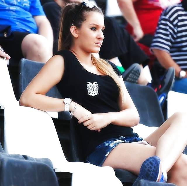 25P -Magenta Girls- Ultras, Hooligans and Football Girls GREECE