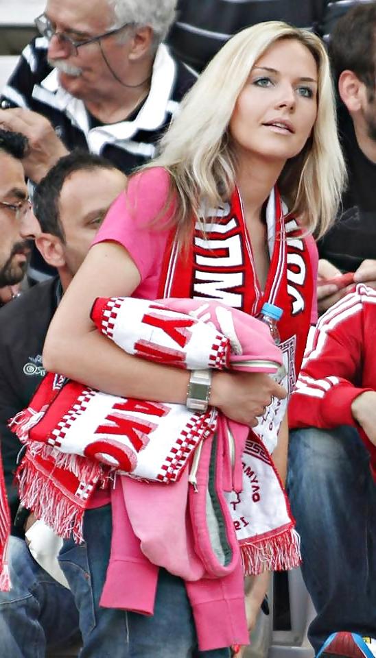 25P -Magenta Girls- Ultras, Hooligans and Football Girls GREECE