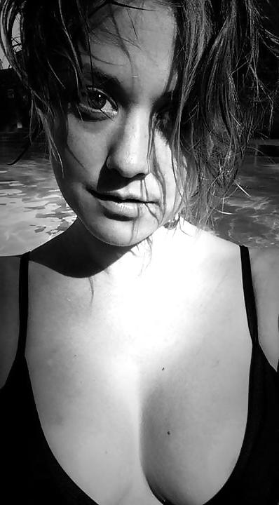 13P Artsy, tattooed Lauren and her big tits