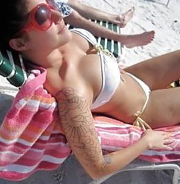 13P Artsy, tattooed Lauren and her big tits