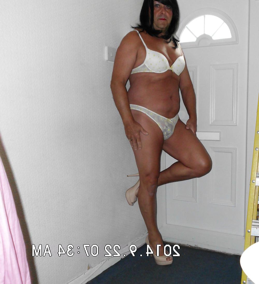 7P Sun tan and white lingerie