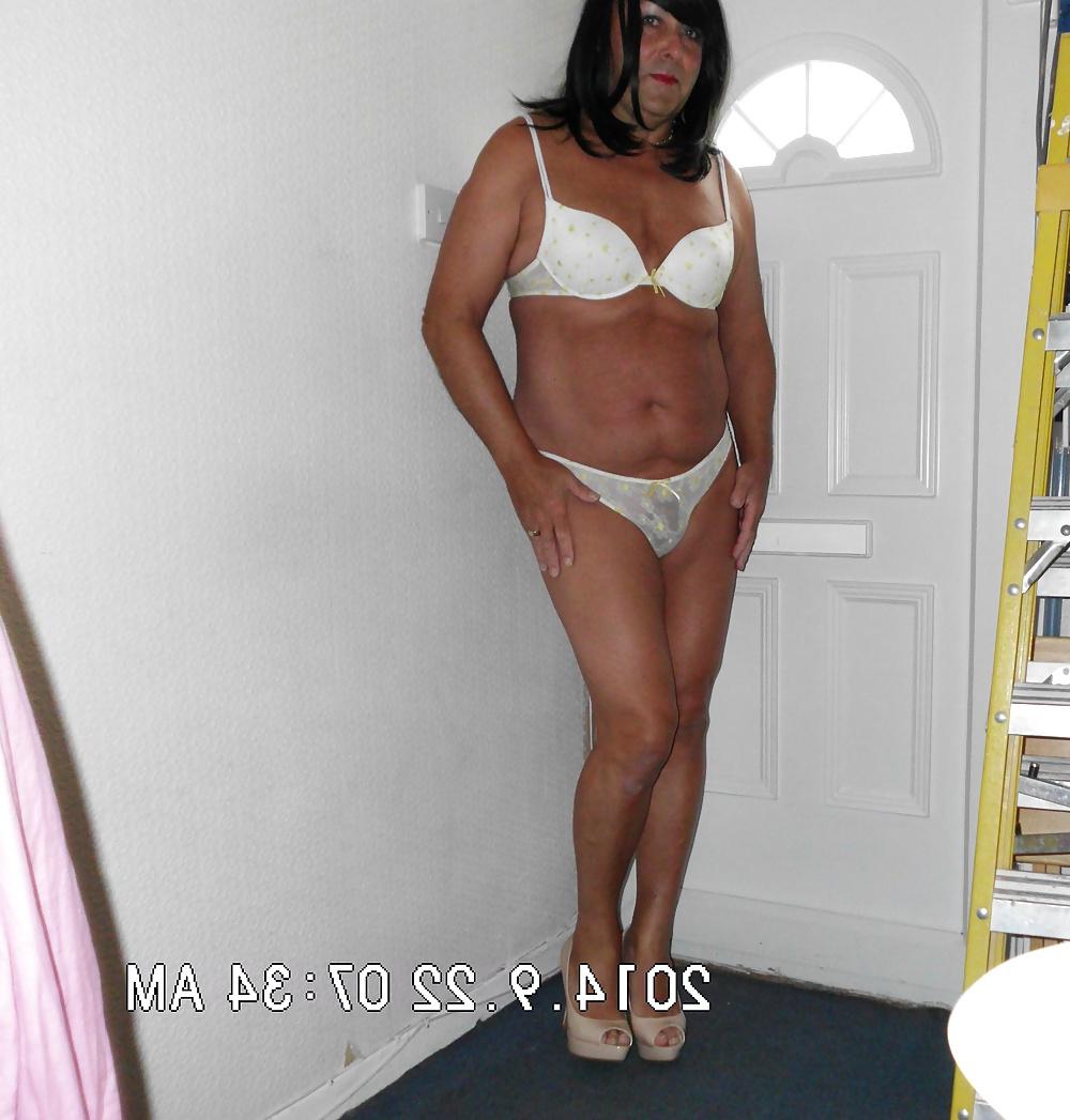 7P Sun tan and white lingerie