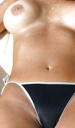 25P Stunning Tanned Milf!