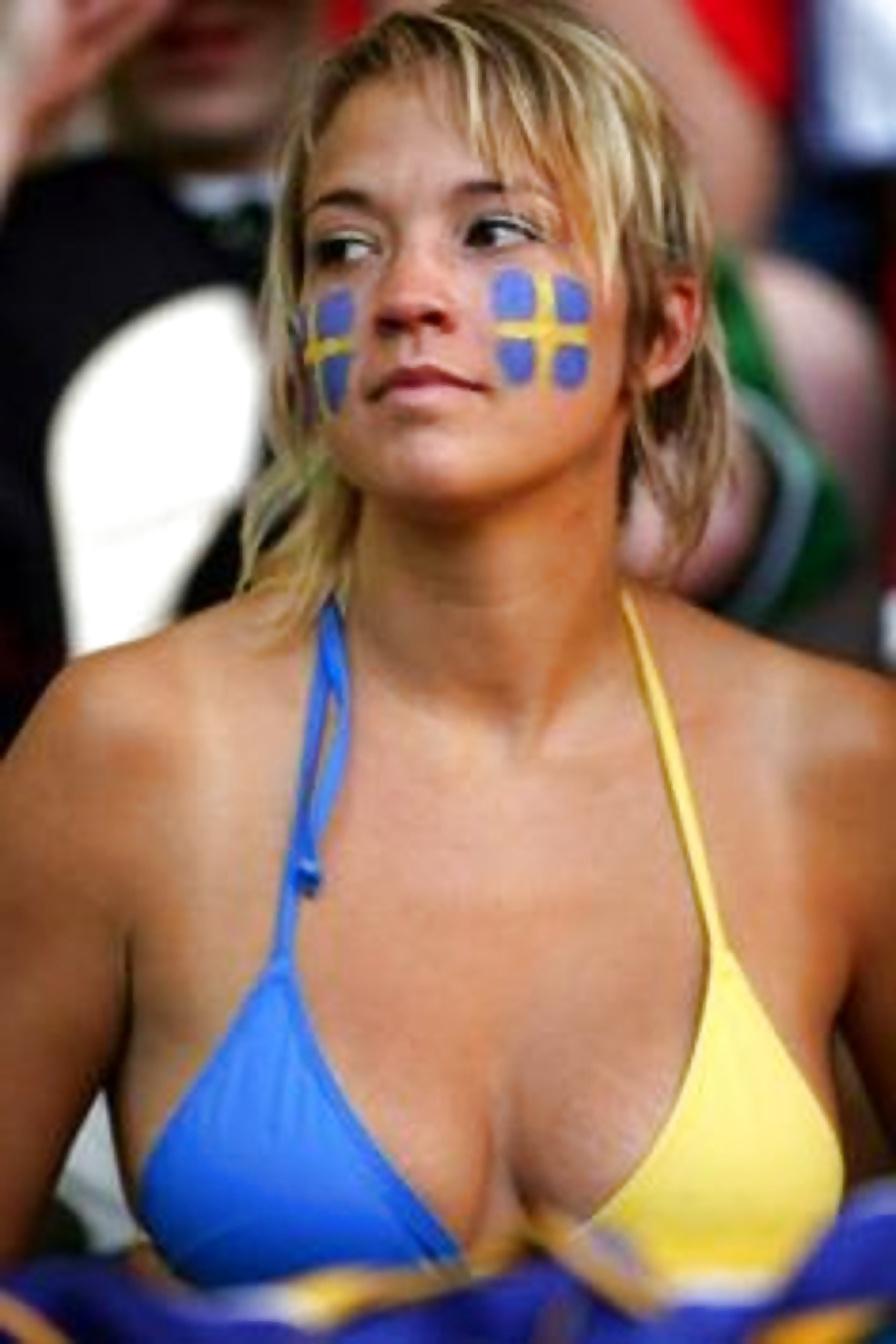 7P Swedish female soccer fans