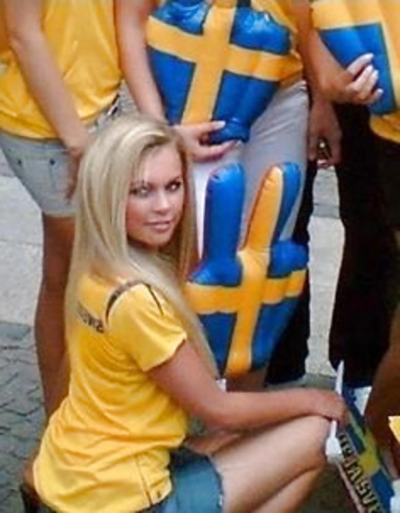 7P Swedish female soccer fans
