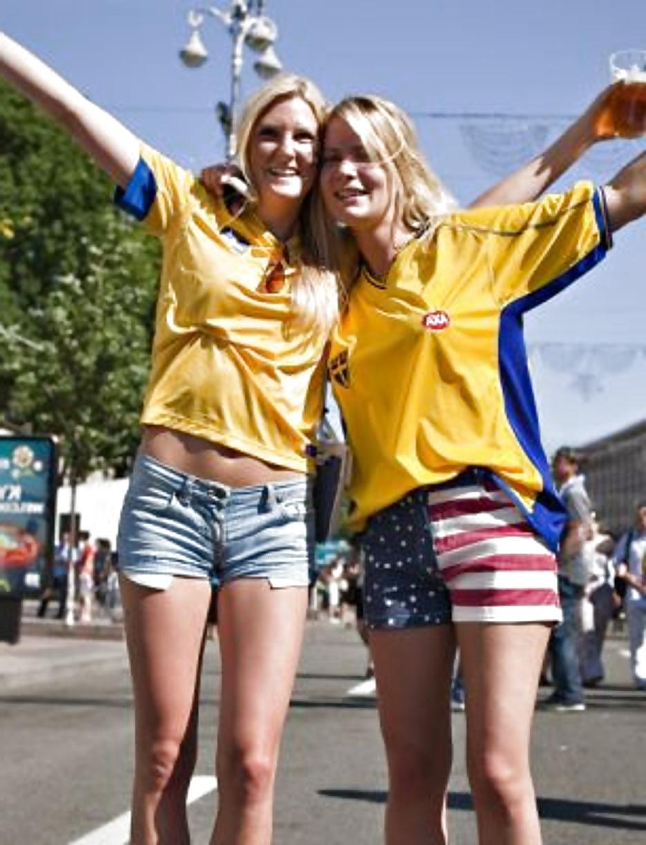 7P Swedish female soccer fans