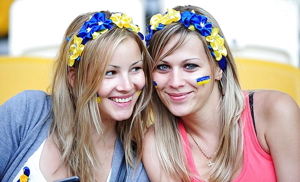 7P Swedish female soccer fans