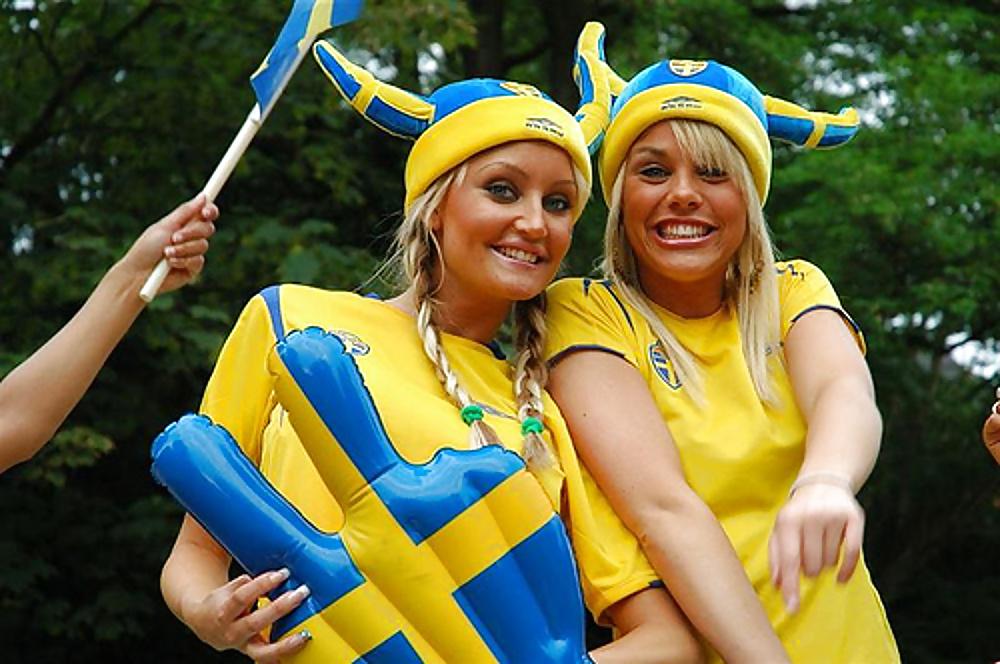 7P Swedish female soccer fans