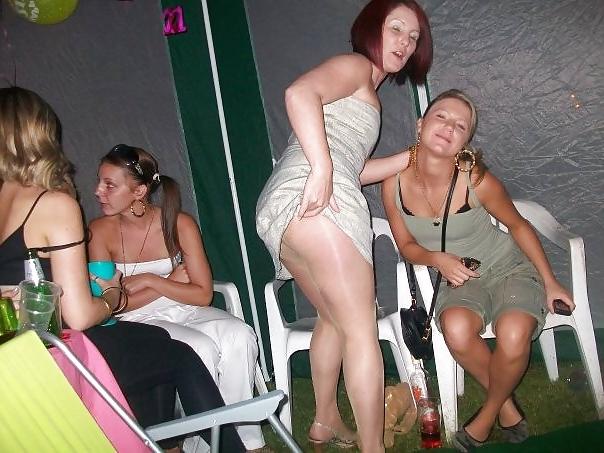 25P Irish mom's not shy