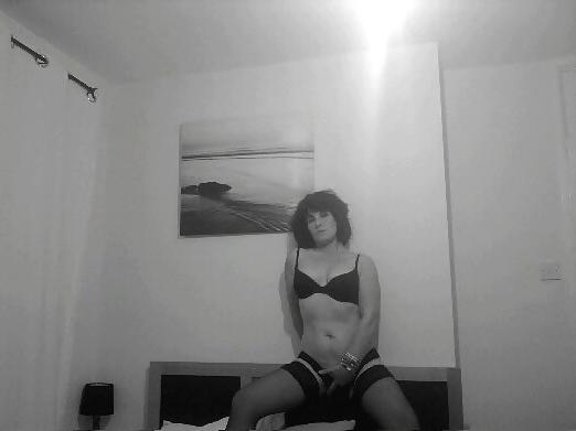 25P Irish mom's not shy