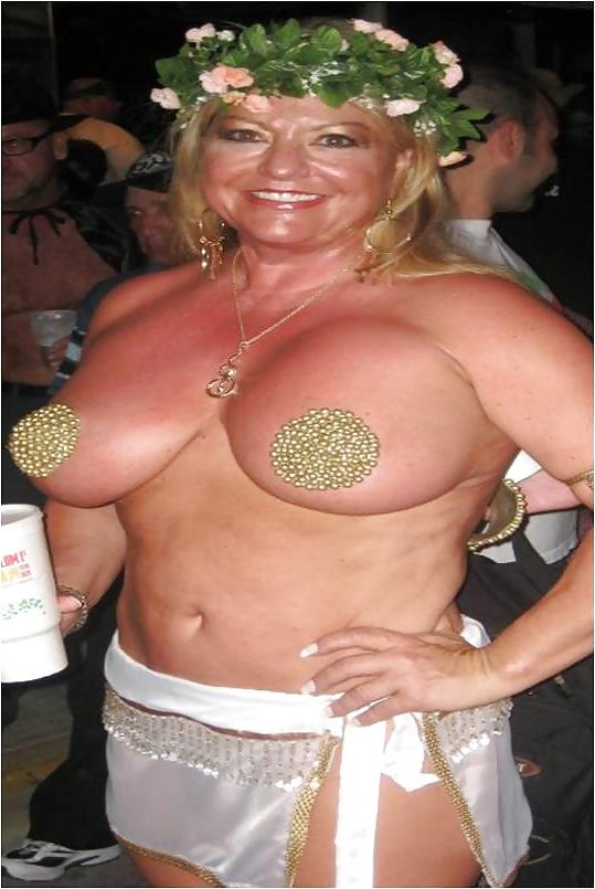 25P GILF's & MILF's