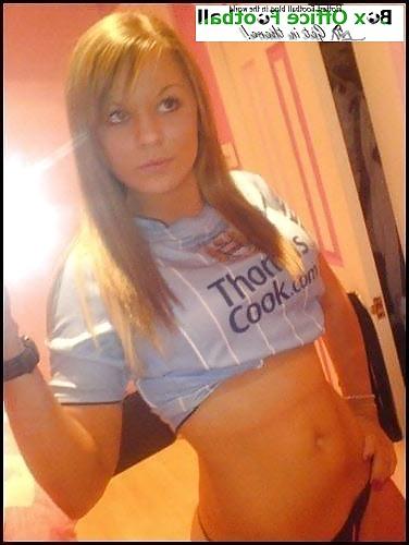 21P Uk soccer babes