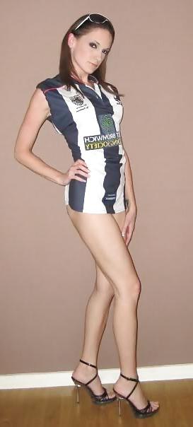 21P Uk soccer babes