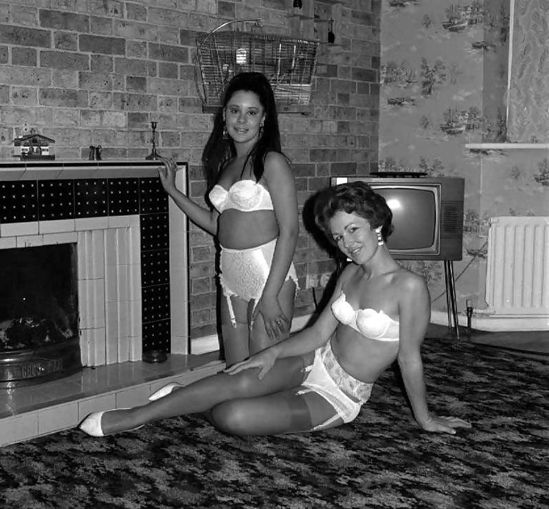 25P Vintage ladies wearing white panties 4.