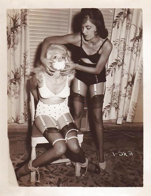 25P Vintage ladies wearing white panties 4.
