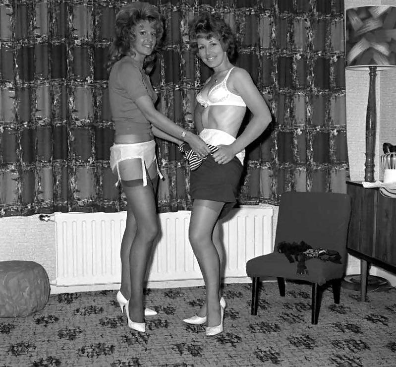 25P Vintage ladies wearing white panties 4.