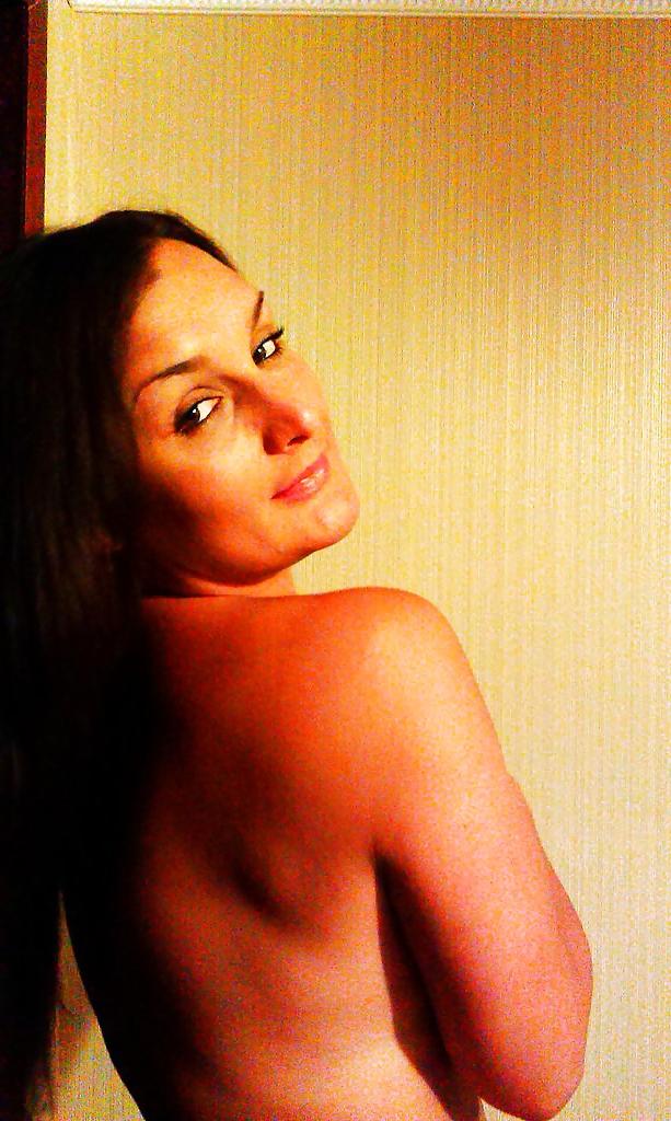 24P Russian mom (32 years old)