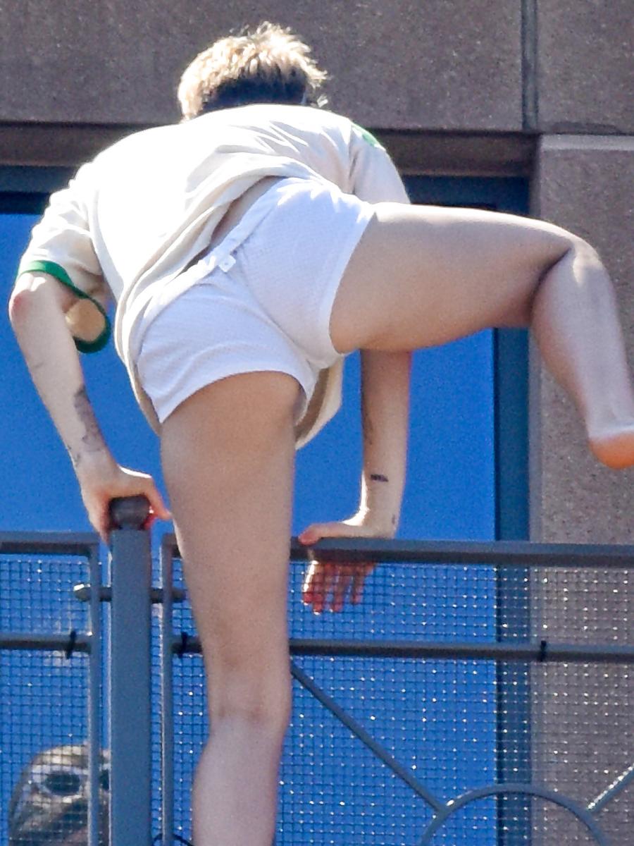 16P Miley Cyrus - topless sunbathing in Sydney, October 2014