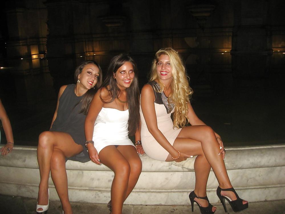 25P Italian Daniela and friends