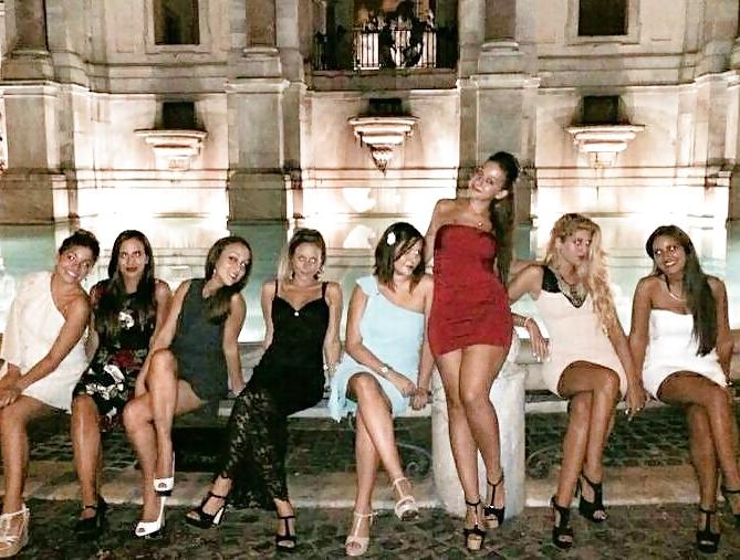 25P Italian Daniela and friends