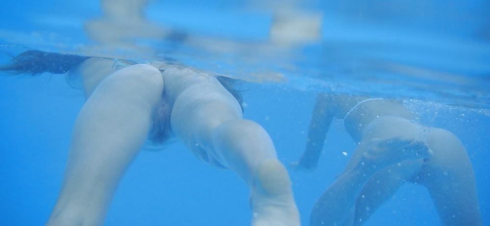 25P Naked teens swimming 