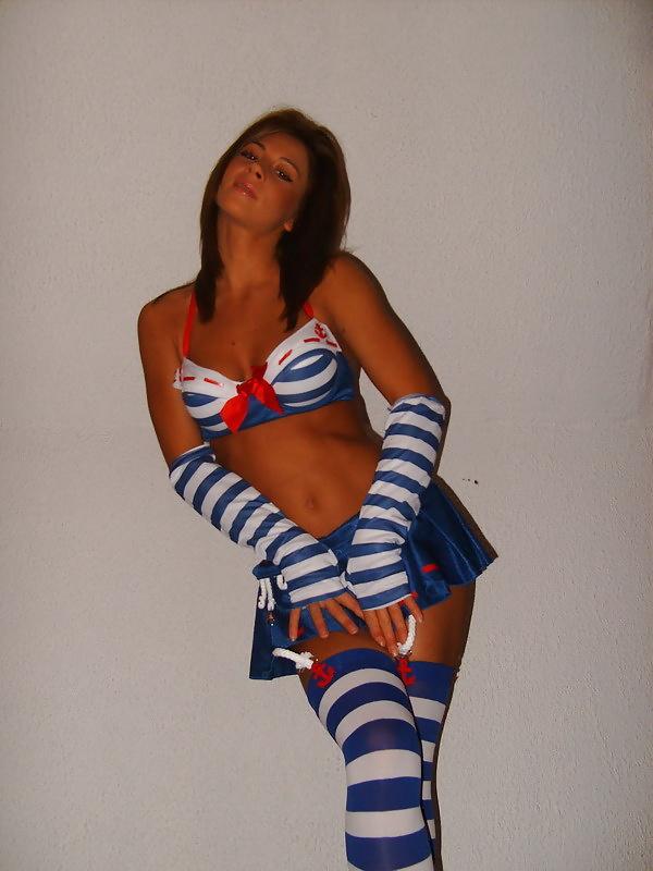 19P Tanned hottie