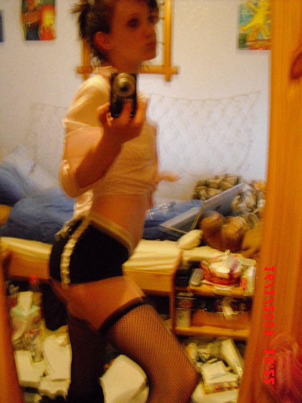 22P Hot Little Italian Girl