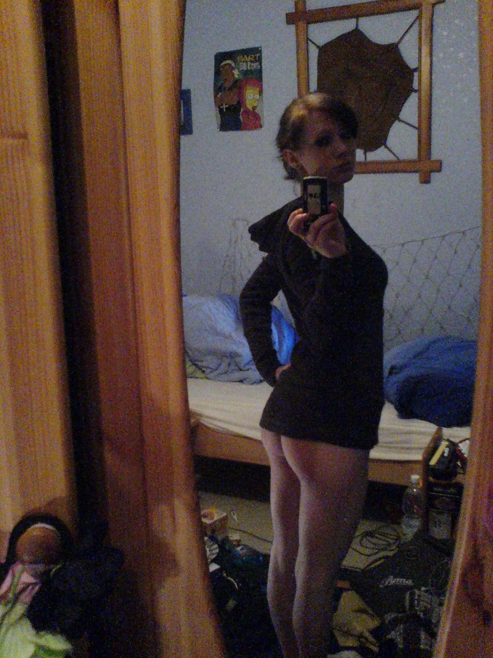22P Hot Little Italian Girl
