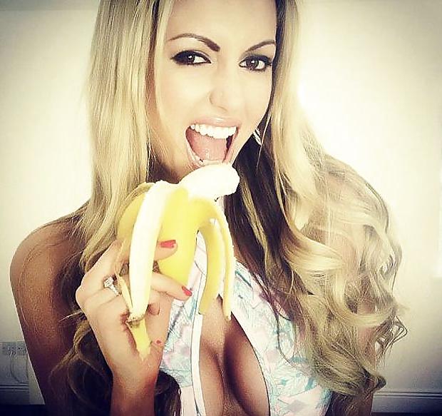 12P Rosanna Davison Irish Model