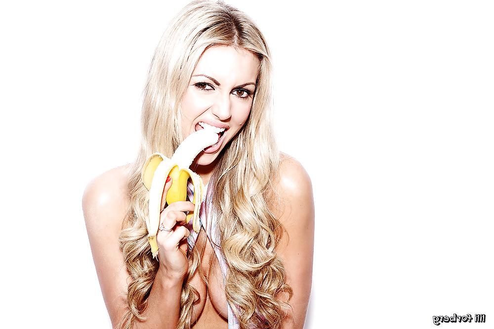 12P Rosanna Davison Irish Model