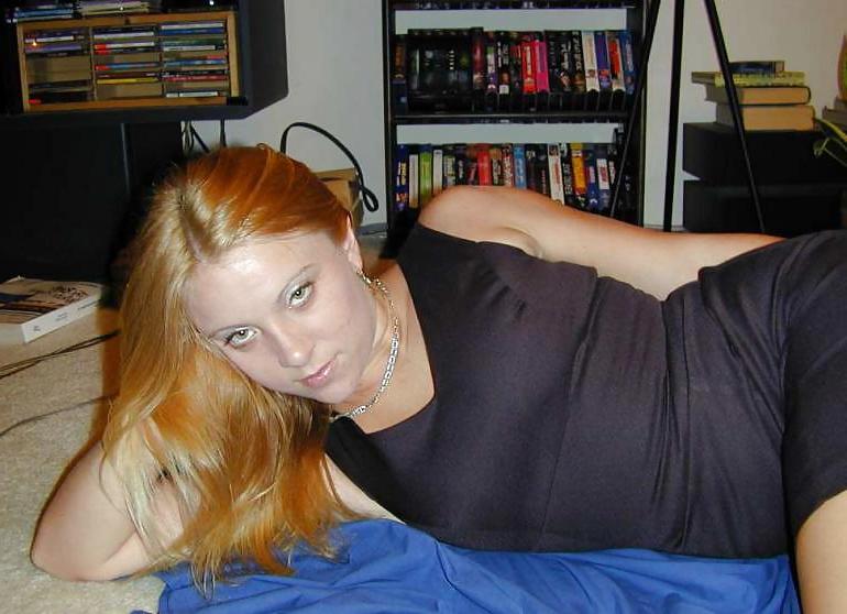 15P Blonde posing