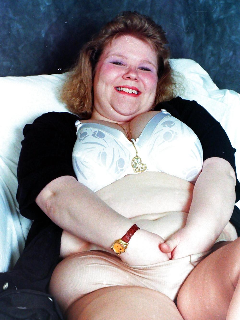25P Molly- Plumper in Pantyhose