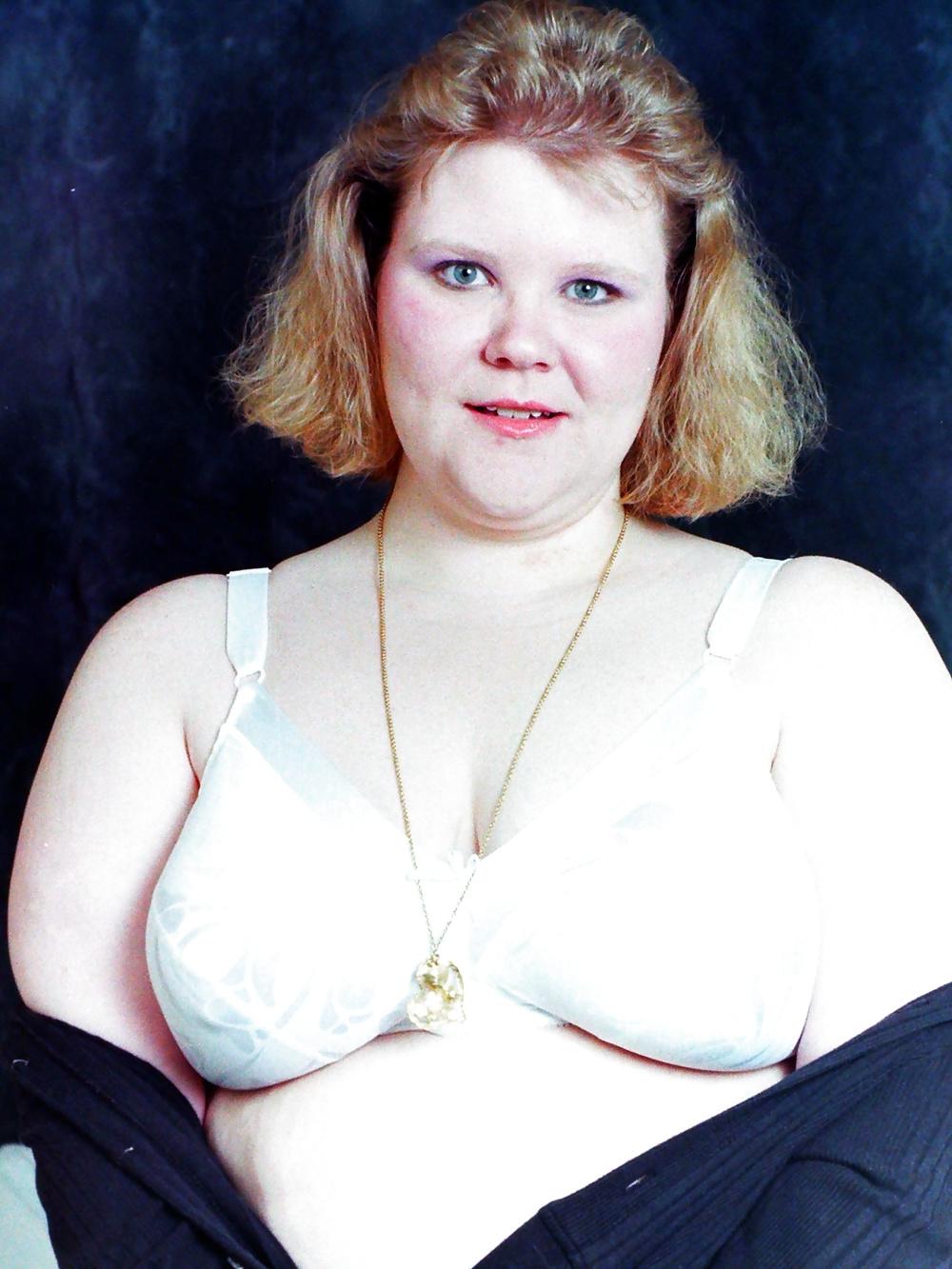 25P Molly- Plumper in Pantyhose