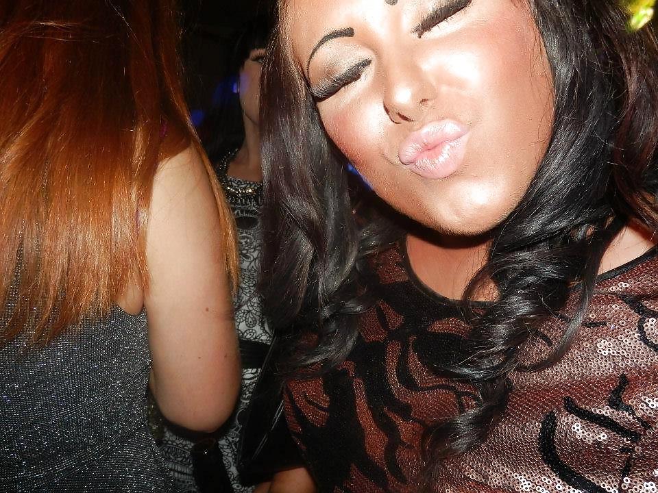 15P Would you empty your balls in chav Chubby Laura?