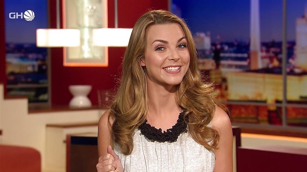 25P Celebs making a grimace - Annika Kipp