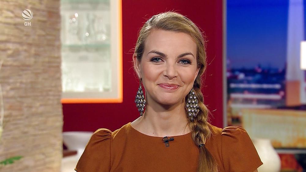 25P Celebs making a grimace - Annika Kipp